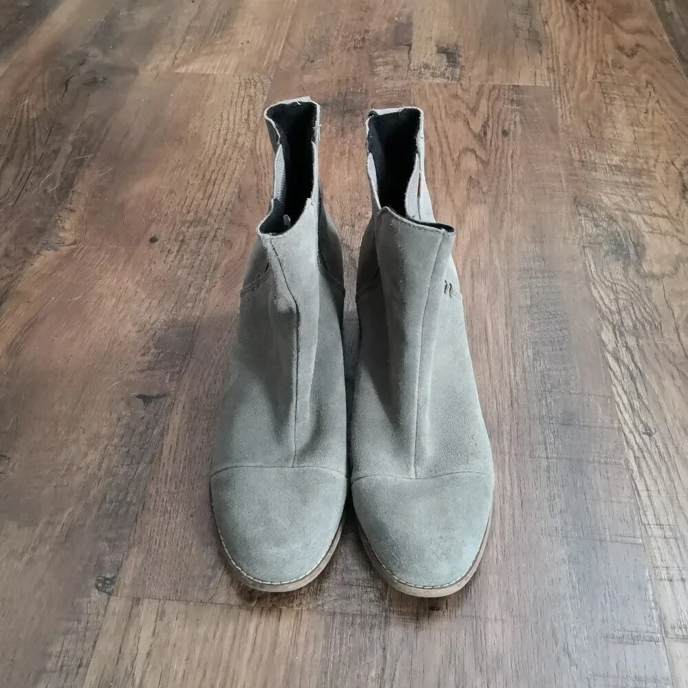Toms Esme Suede Elastic Side Olive Green‎ Ankle Boots Women's Size 8.5